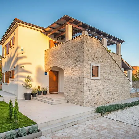 3 Bedroom In * بيروغ