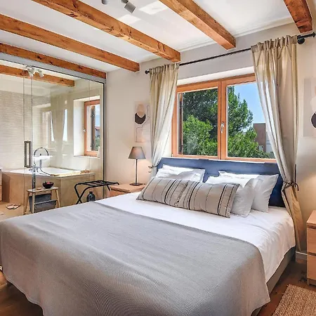 Holiday home 3 Bedroom In Peroj