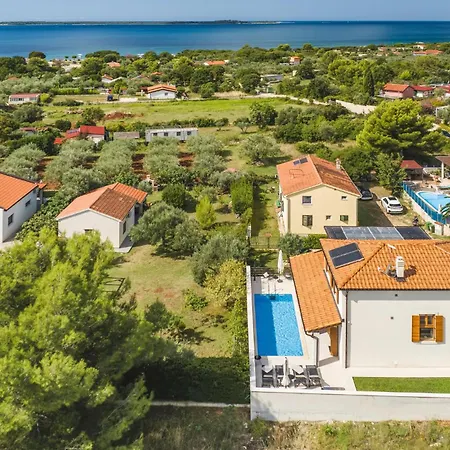 3 Bedroom In Holiday home *