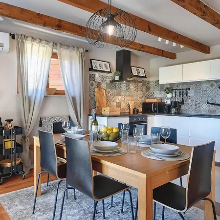 Holiday home 3 Bedroom In Peroj